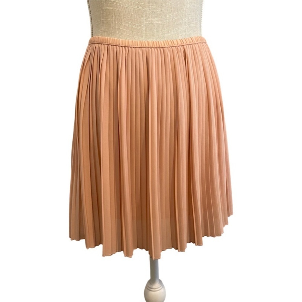 Forever 21 Pink Pleated Mini Skirt - Picture 1 of 7